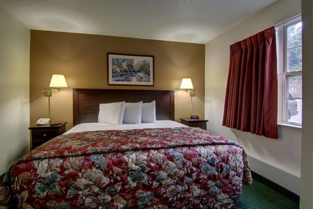 Intown Suites Extended Stay Marietta Ga - Town Center ケネソー エクステリア 写真