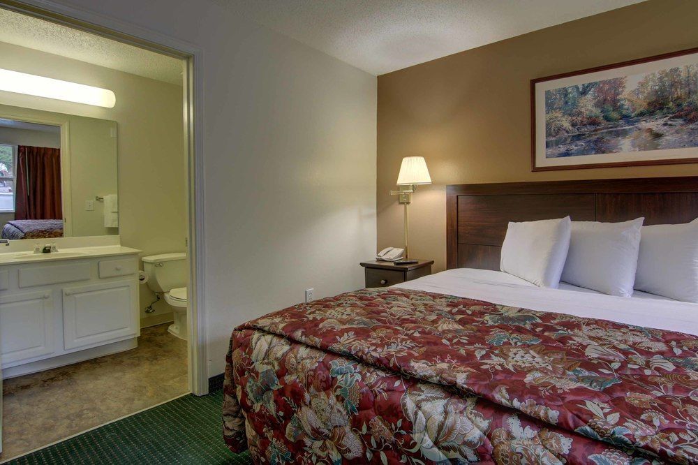 Intown Suites Extended Stay Marietta Ga - Town Center ケネソー エクステリア 写真