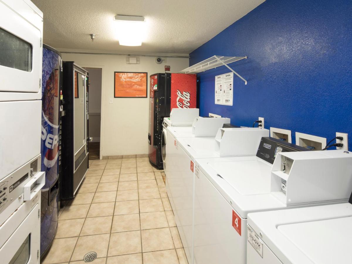 Intown Suites Extended Stay Marietta Ga - Town Center ケネソー エクステリア 写真